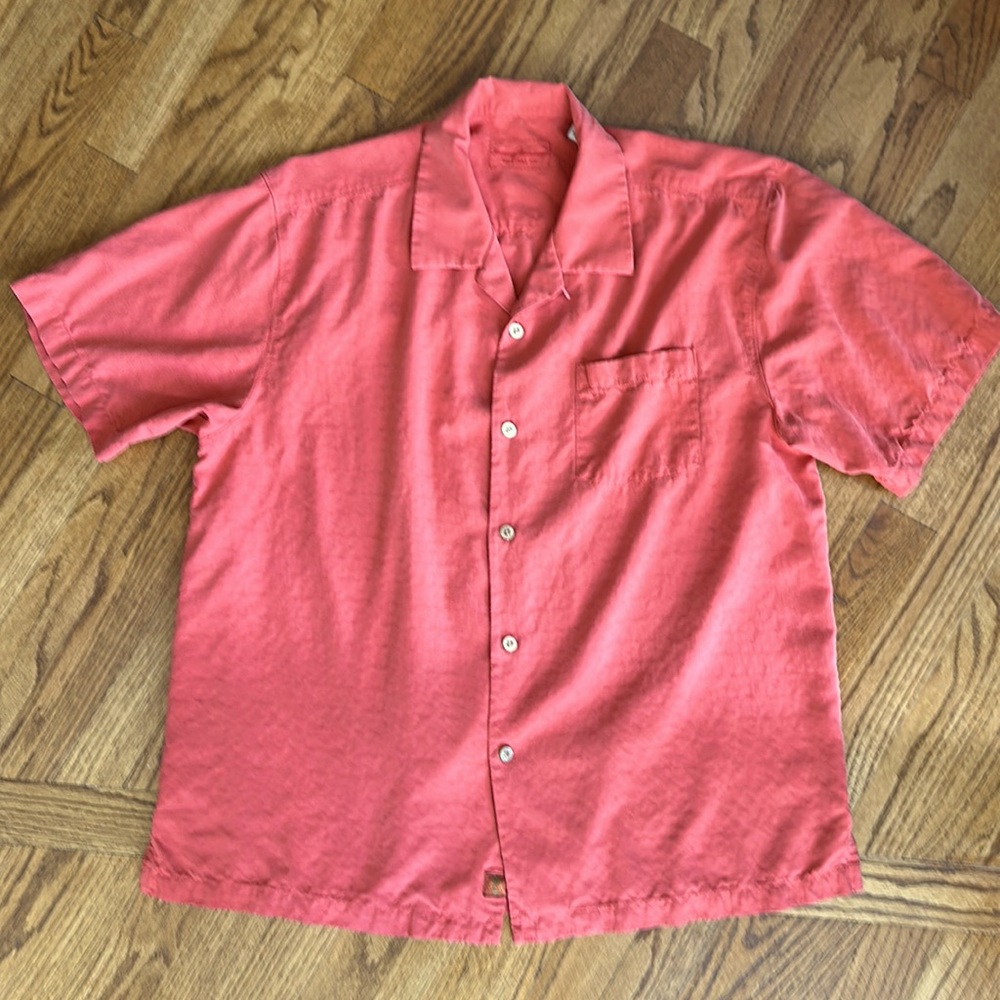 Men’s Tommy Bahama 100% silk shirt